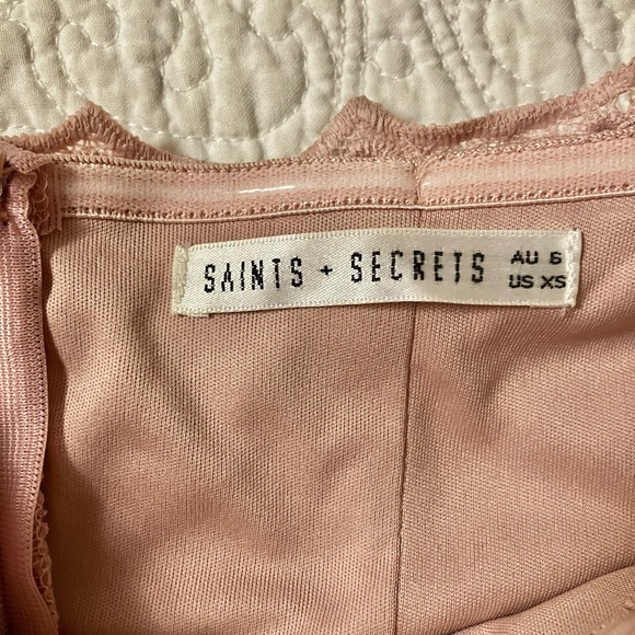 Alexa MIDI in Blush coloured lace and crocheted dress. - Picture 6 of 8